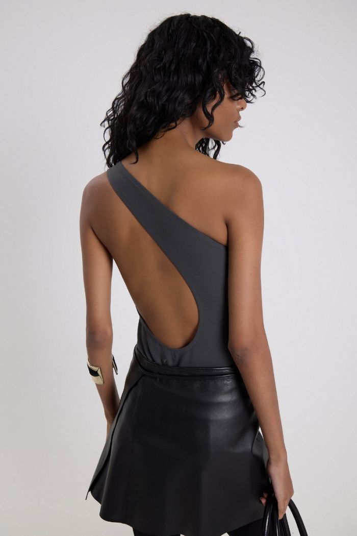 BODY HATCHERI PLOMO L