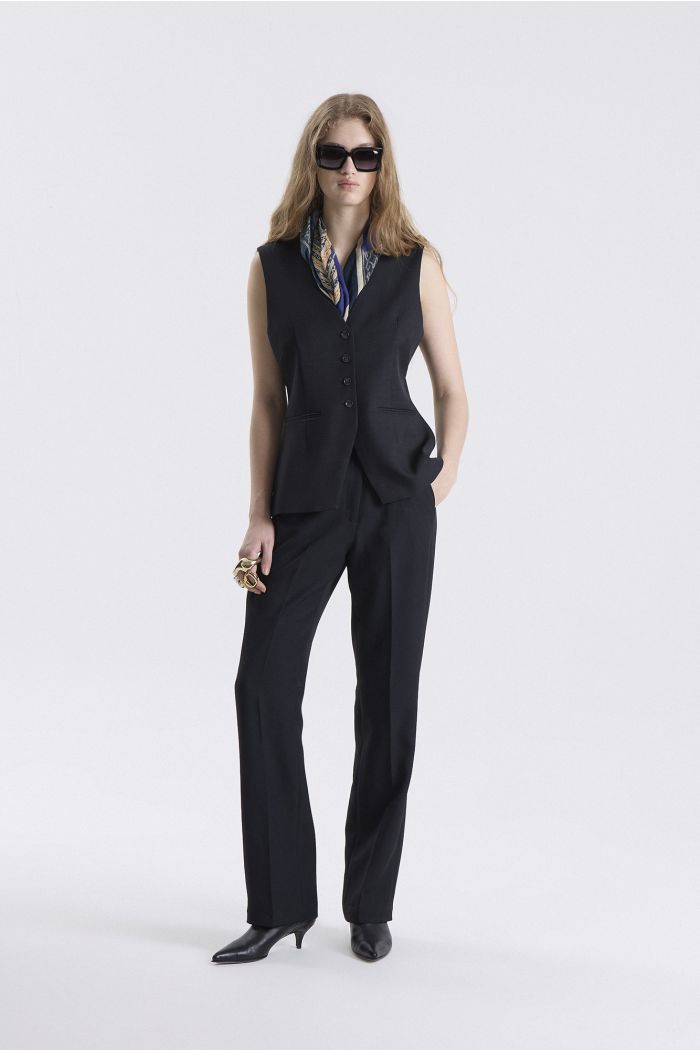 CHALECO ITZIAR NEGRO