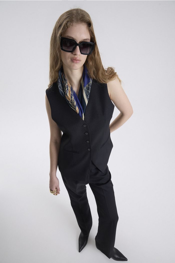 CHALECO ITZIAR NEGRO