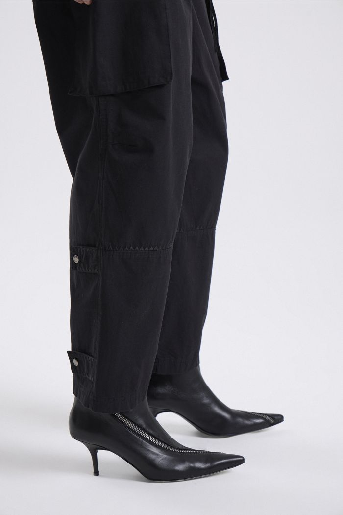NESS ISA CARGO PANTS NEGRO